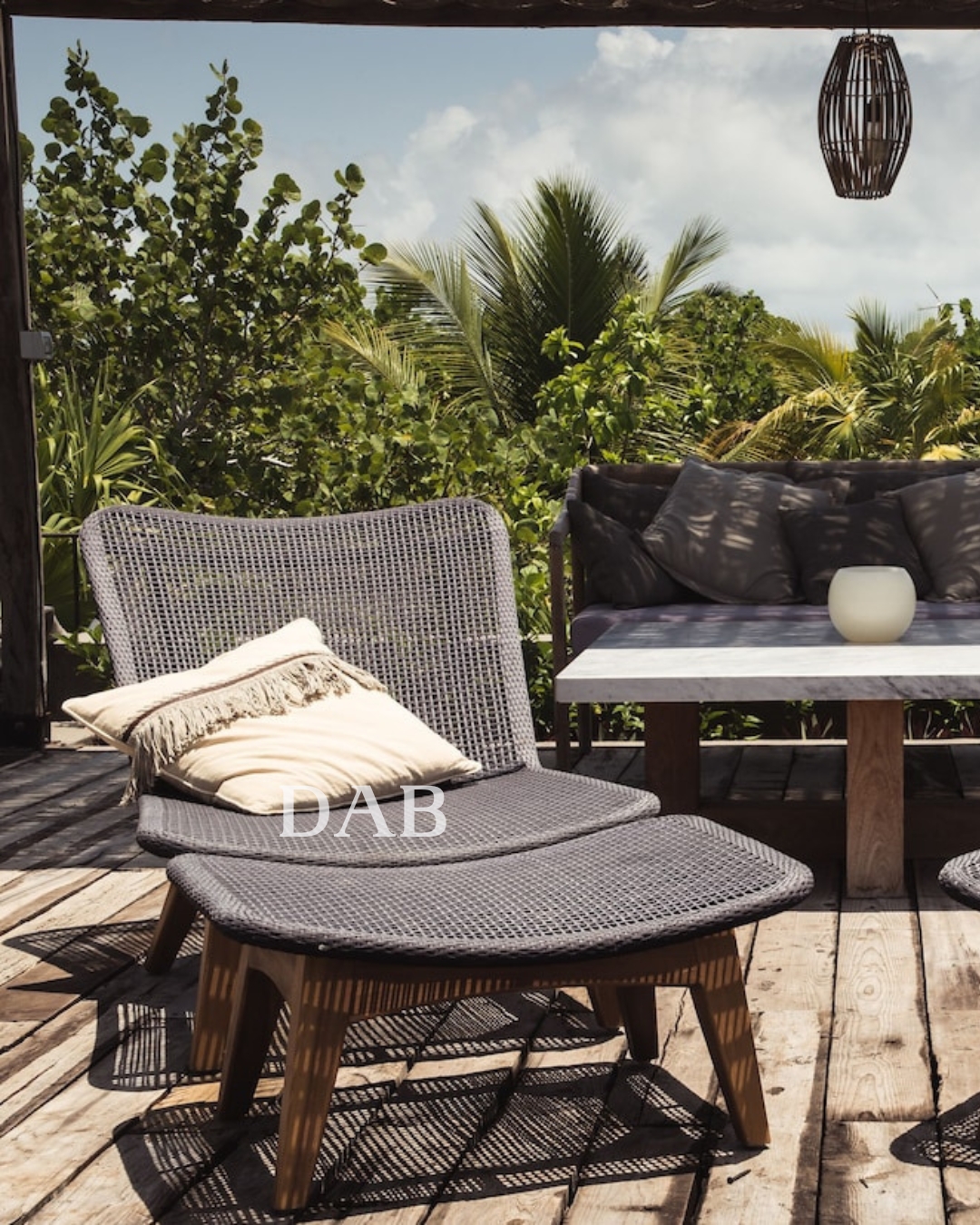 Read more about the article How to Style Your Perfect Outdoor Reading Chair