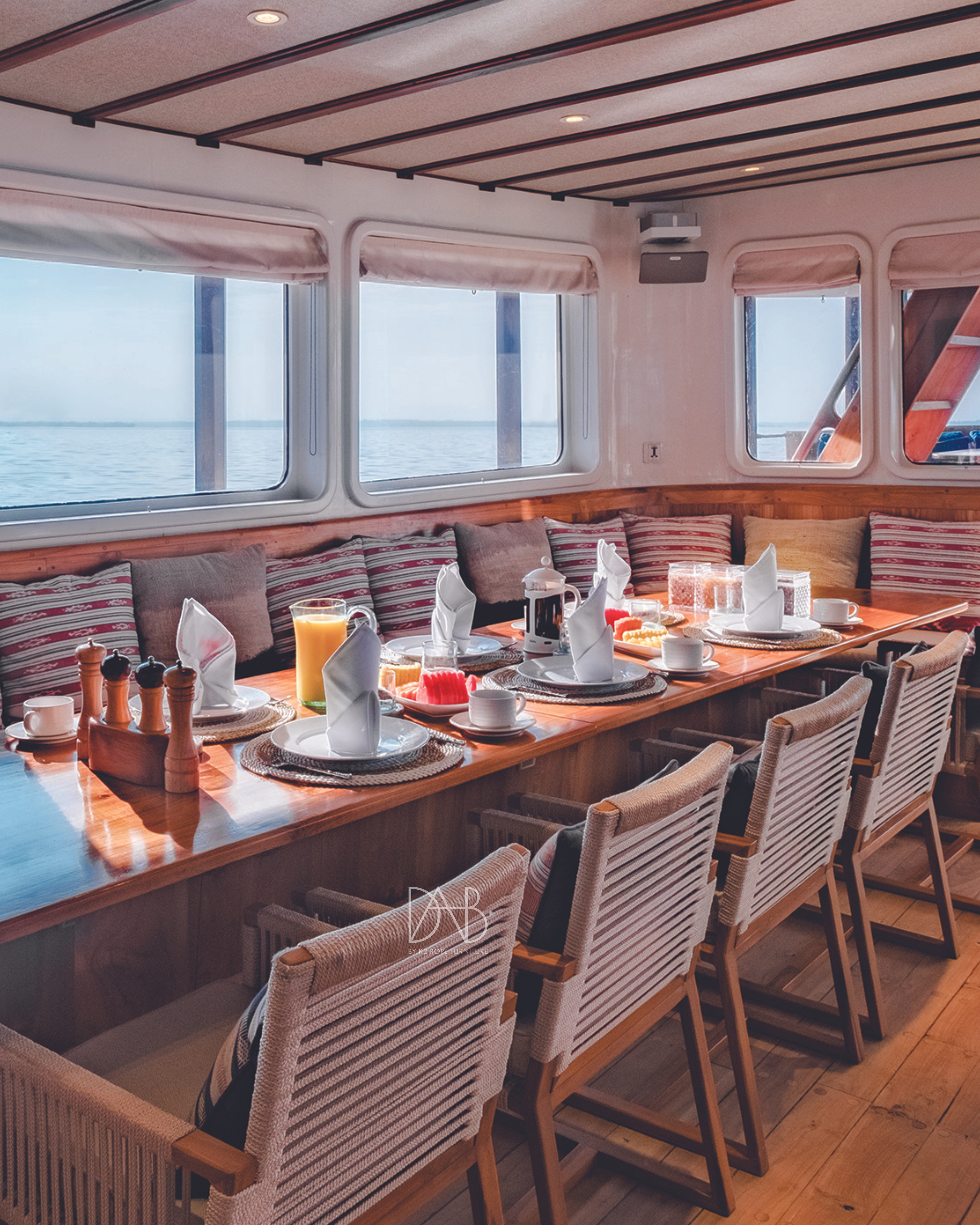 Read more about the article 2 Factors to Consider for Buying Chairs Restaurant