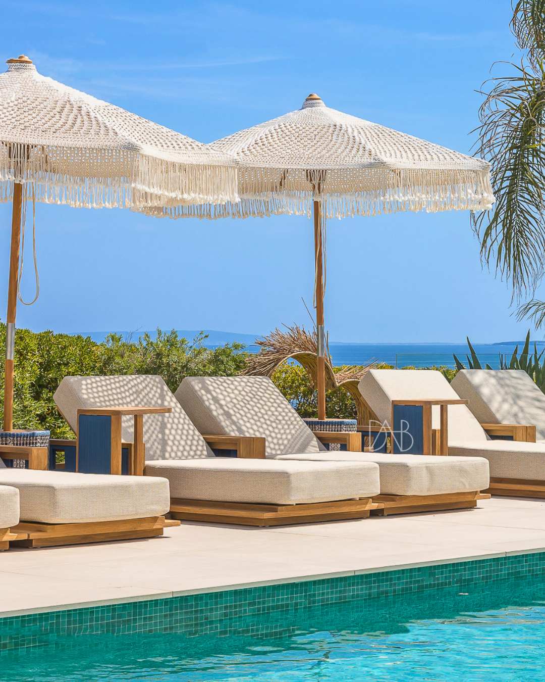 Read more about the article Explore The 3 Styles of Commercial Lounge Furniture