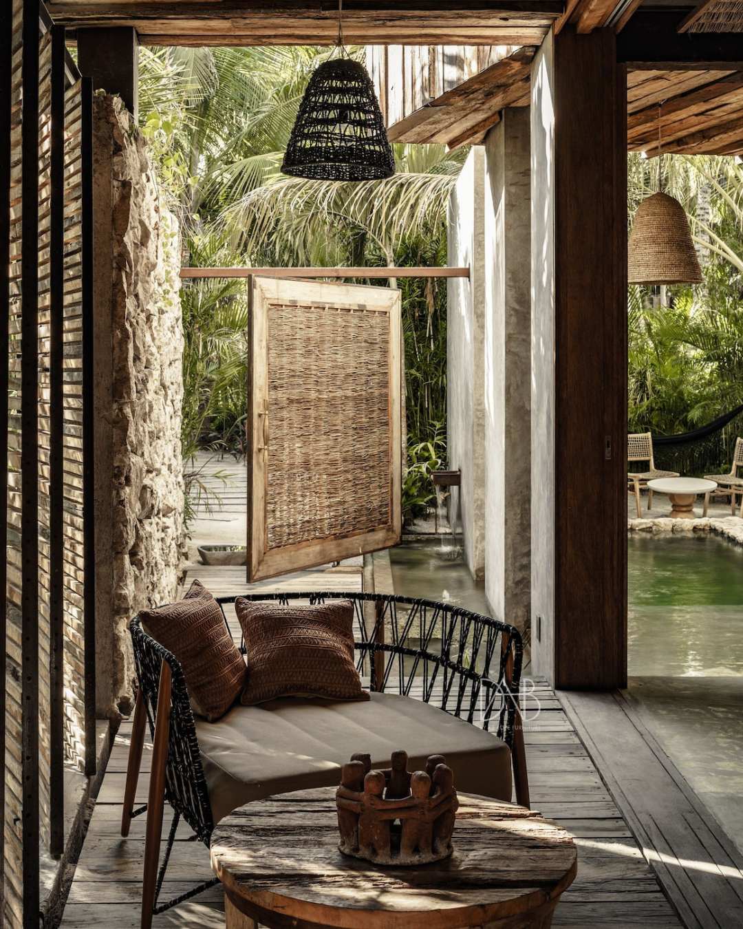 Read more about the article 2 Expert Tips for Picking the Right Resort Furniture Suppliers