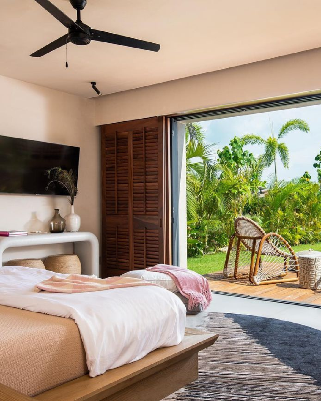 Read more about the article Top 4 Bedroom Designs for Your Dream Villa
