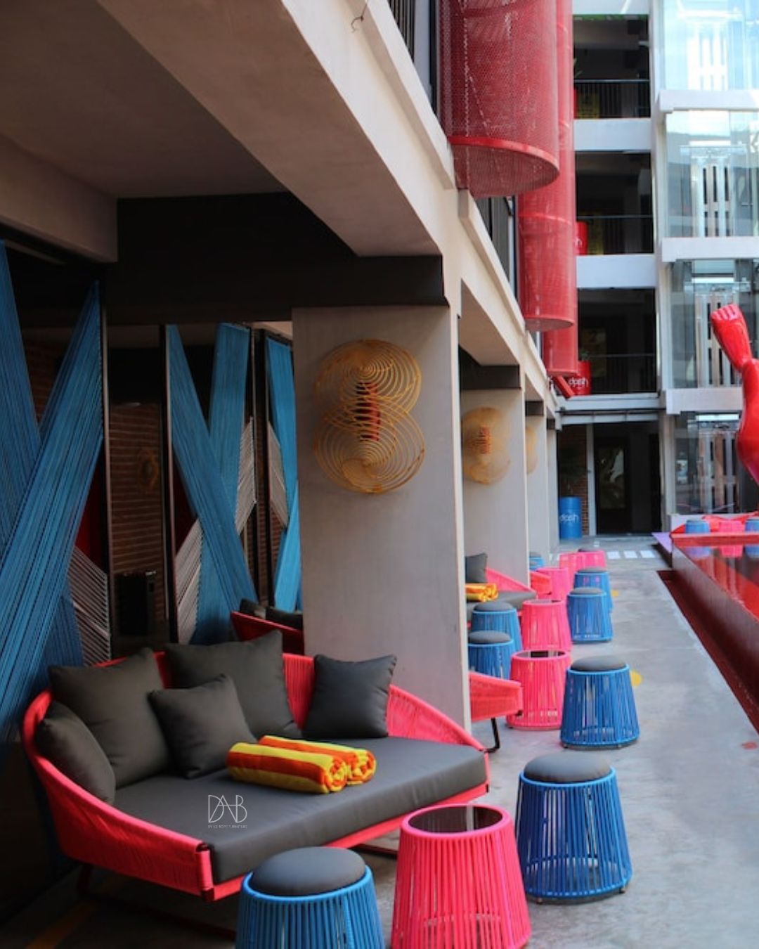 Read more about the article Colors for Outdoor Furniture: Perfect Matches for Resorts