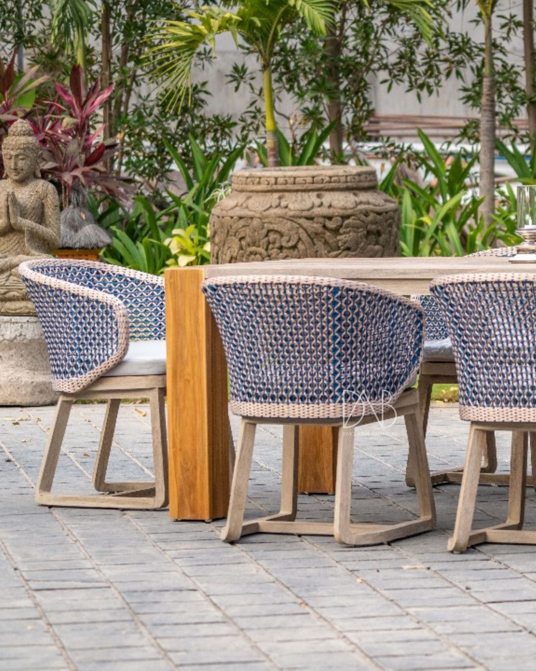 Read more about the article Bright Colors for Outdoor Furniture to Enhance Resort Design